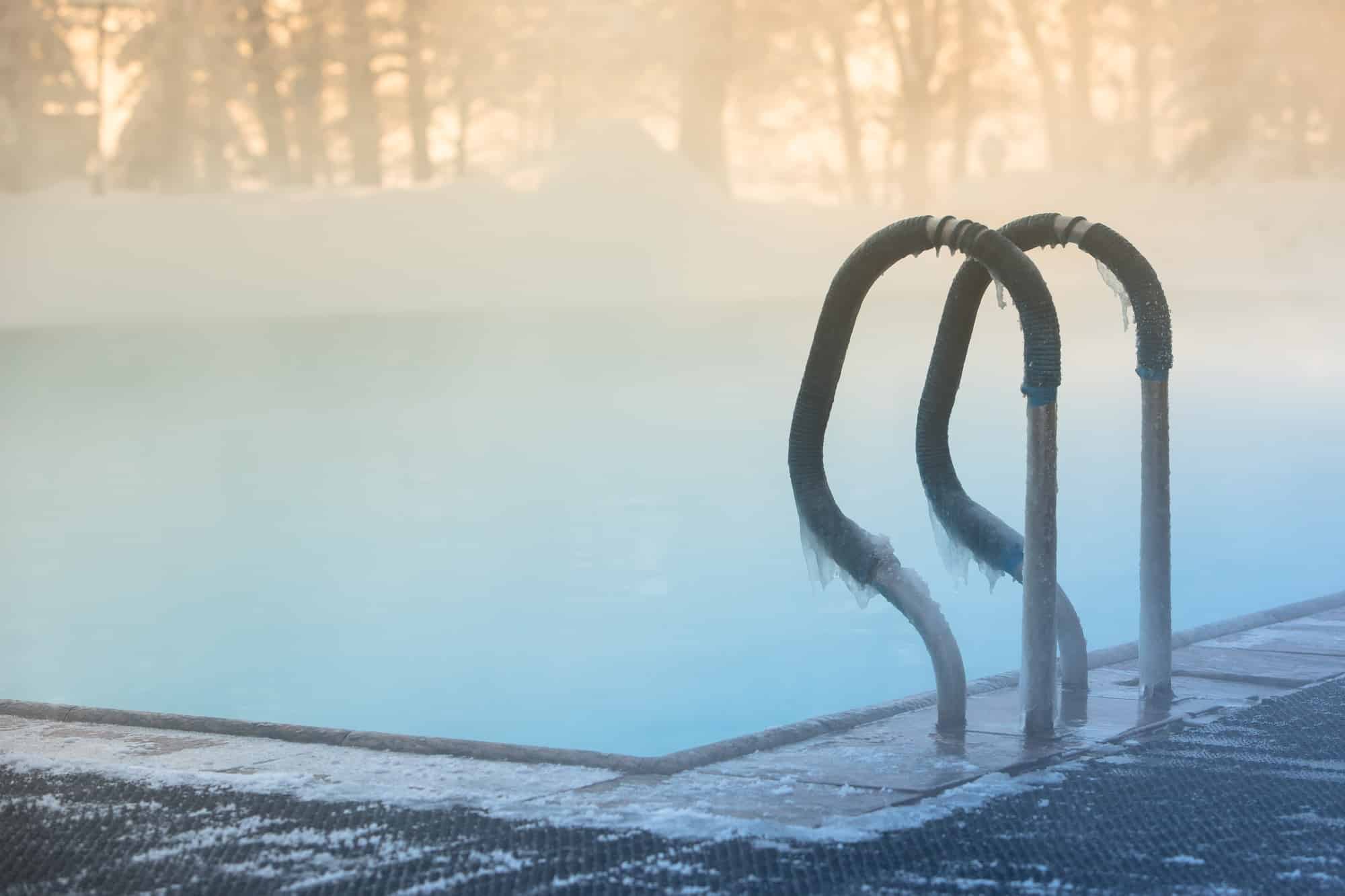 Bâche de piscine en hiver